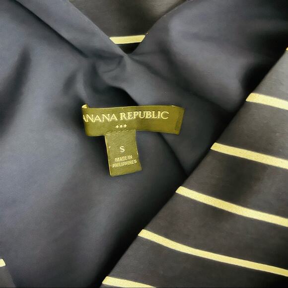 Banana Republic blue white striped v neck lightweight nautical tank top - Picture 7 of 7